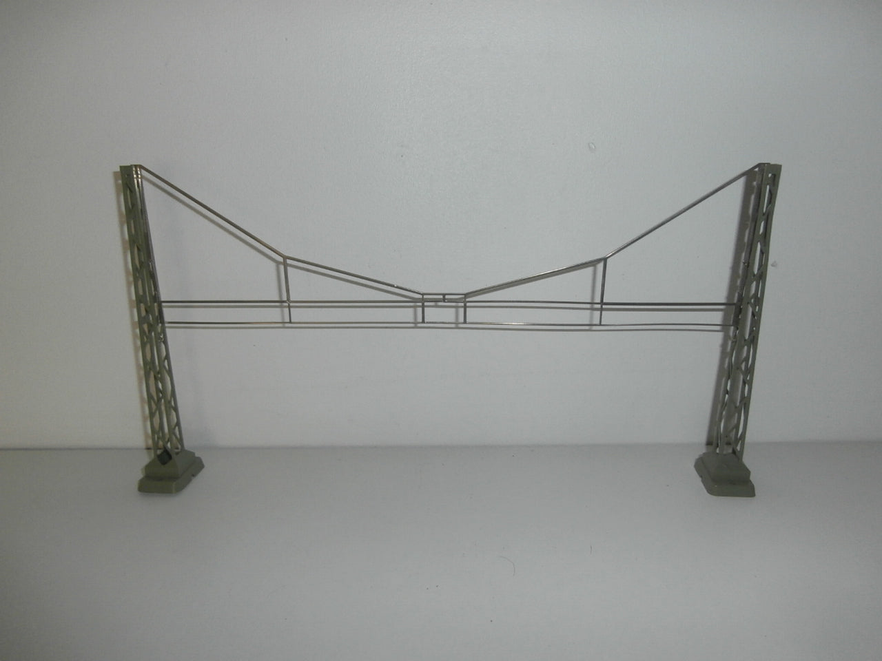 Poteaux et support de Catenaire Marklin