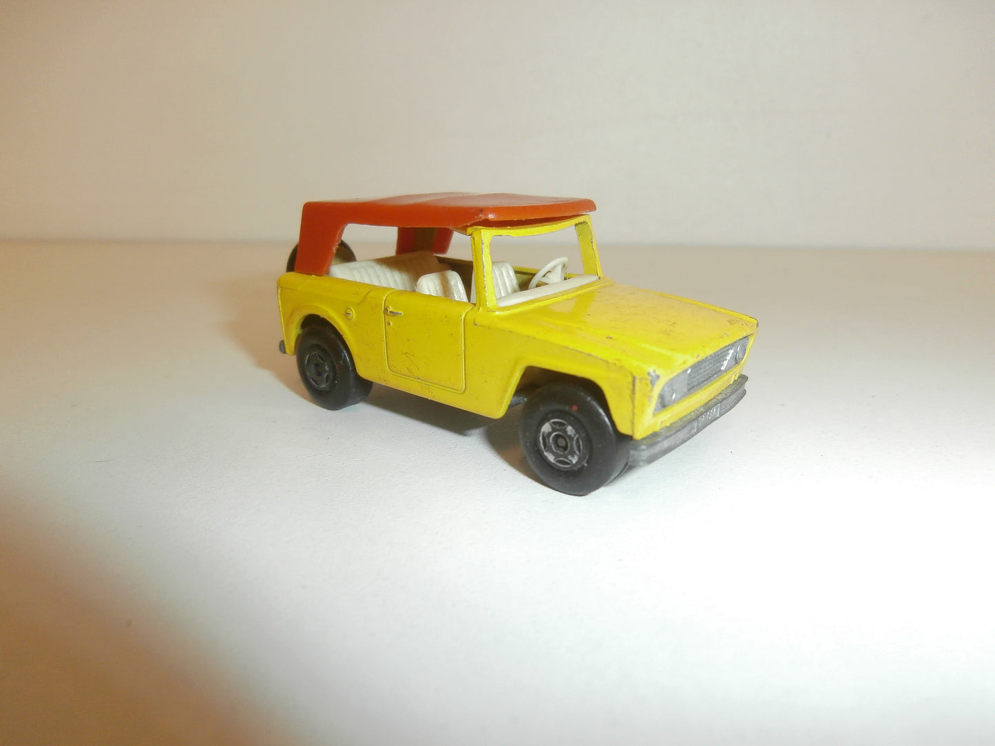 MATCHBOX FIELD CAR N°18