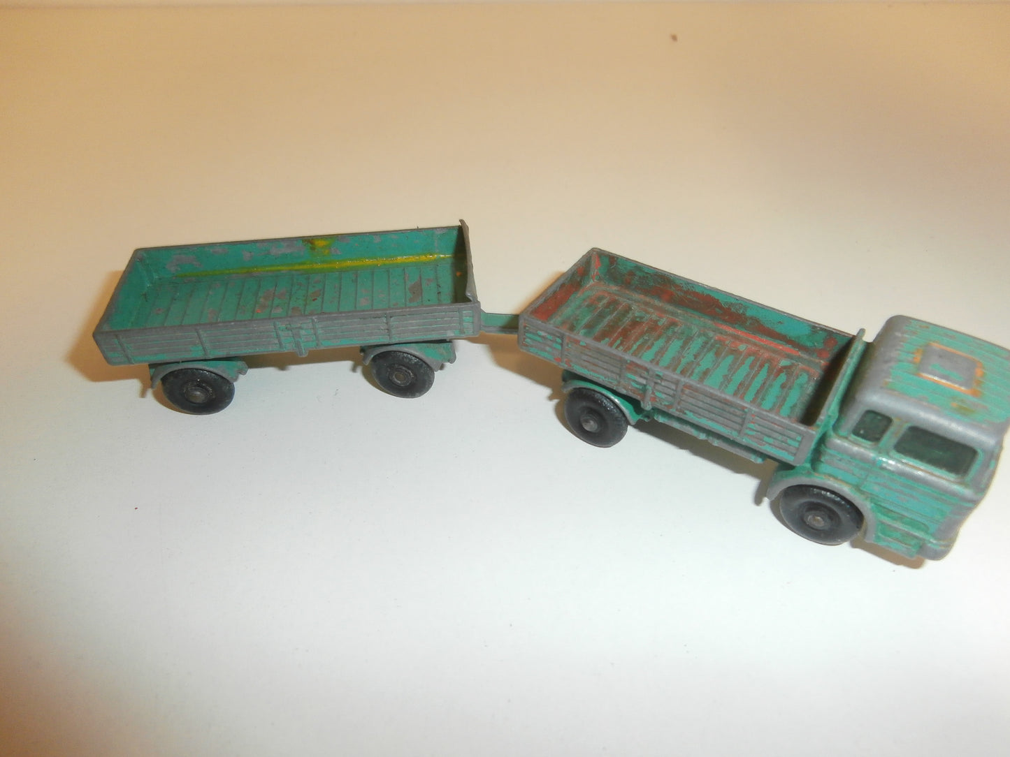 MATCHBOX SERIE MERCEDES TRUCK N°1 &2