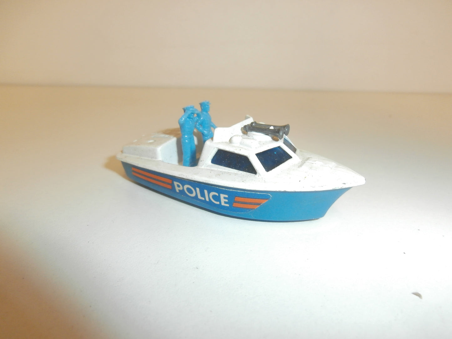 MATCHBOX SUPERFAST N°52 POLICE LAUNCH