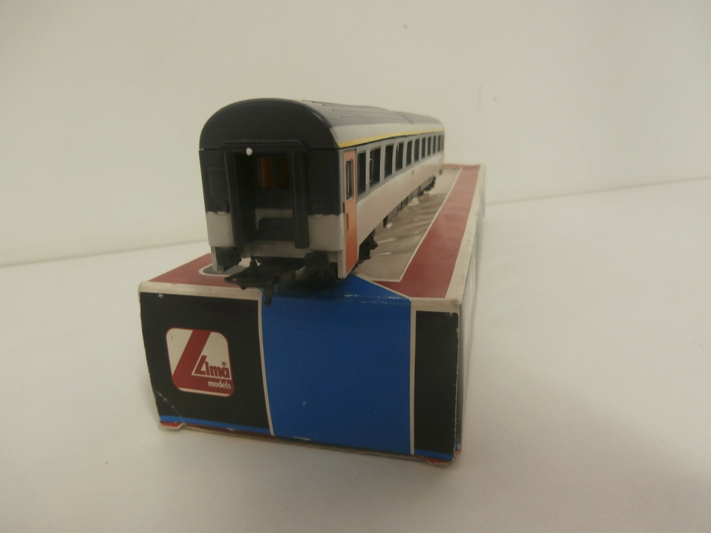 WAGON VOYAGEURS SNCF LIMA