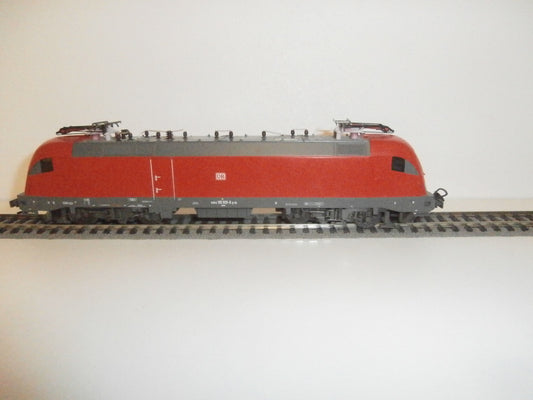 Locomotive électrique BR 182 Taurus PIKO