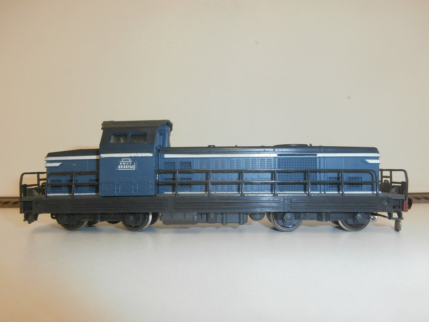 LOCOMOTIVE HO POUR PIECES