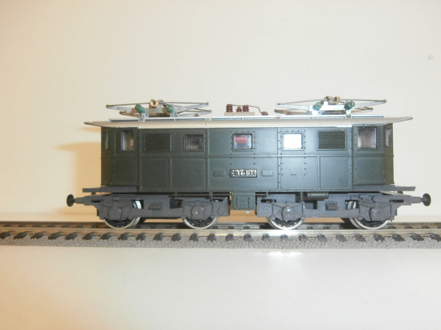 LOCOMOTIVE HO POUR PIECES