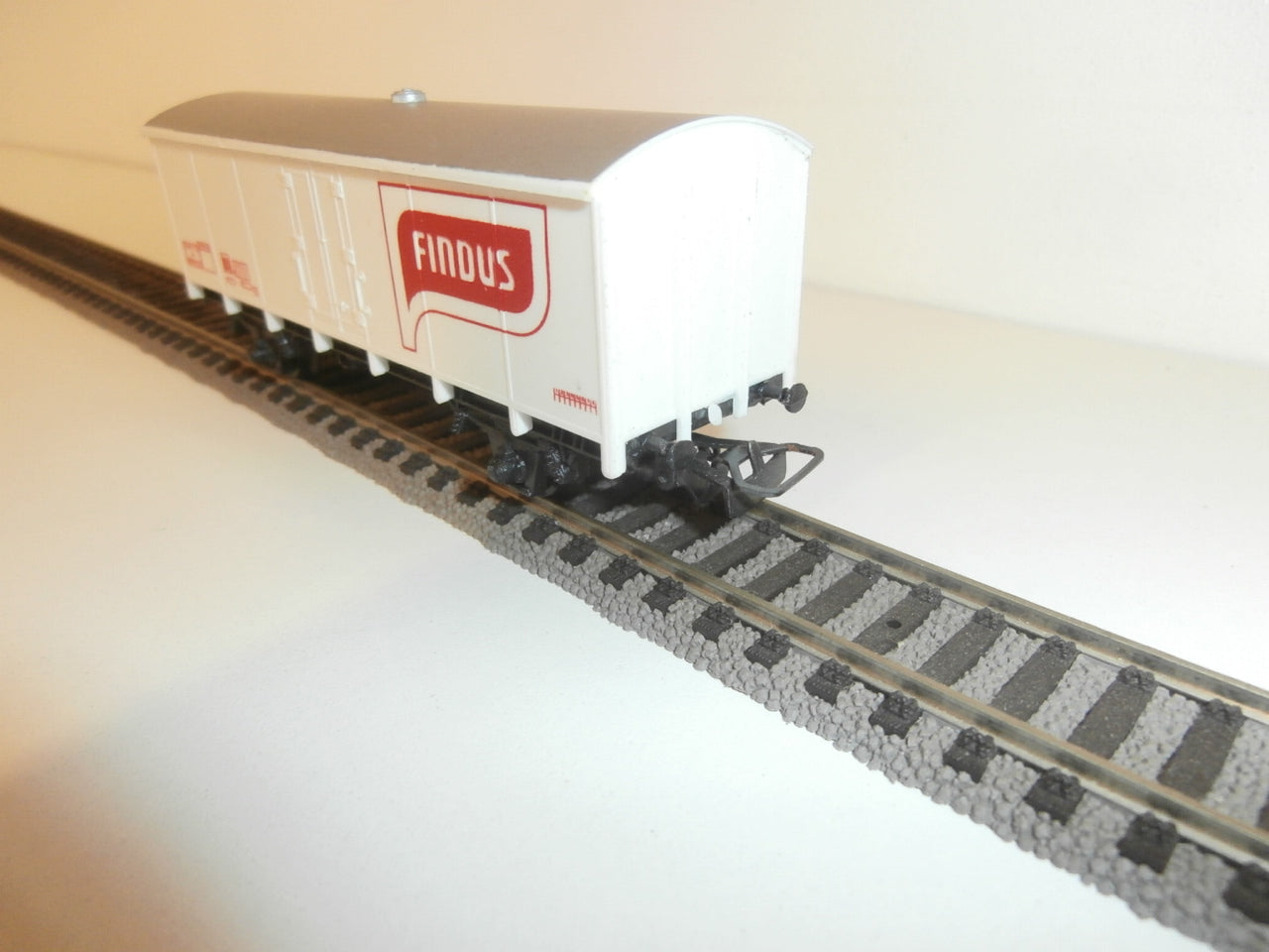 WAGON MARCHANDISE FINDUS  JOUEF