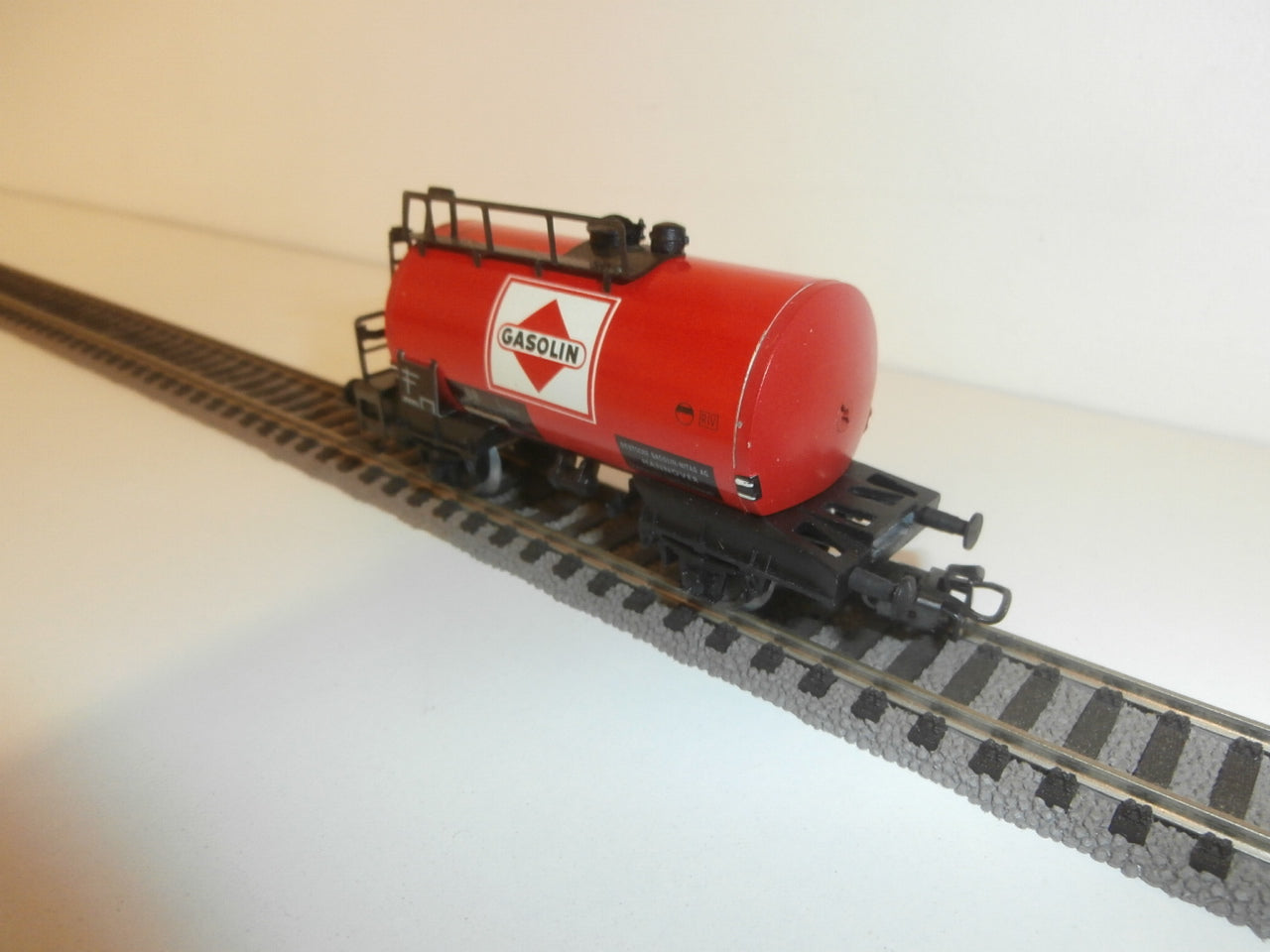 TRIX INTERNATIONAL WAGON GASOLIN