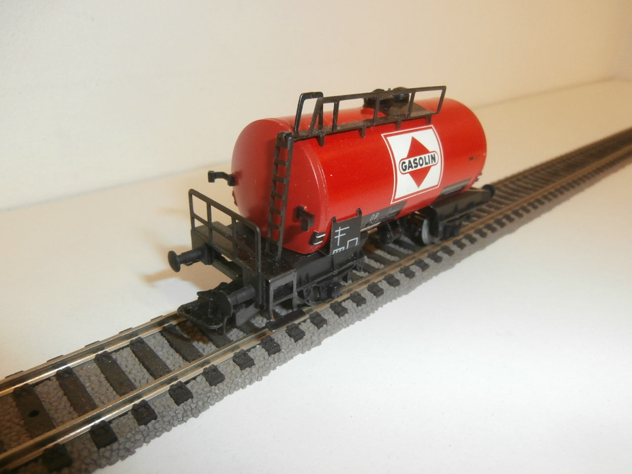 TRIX INTERNATIONAL WAGON GASOLIN