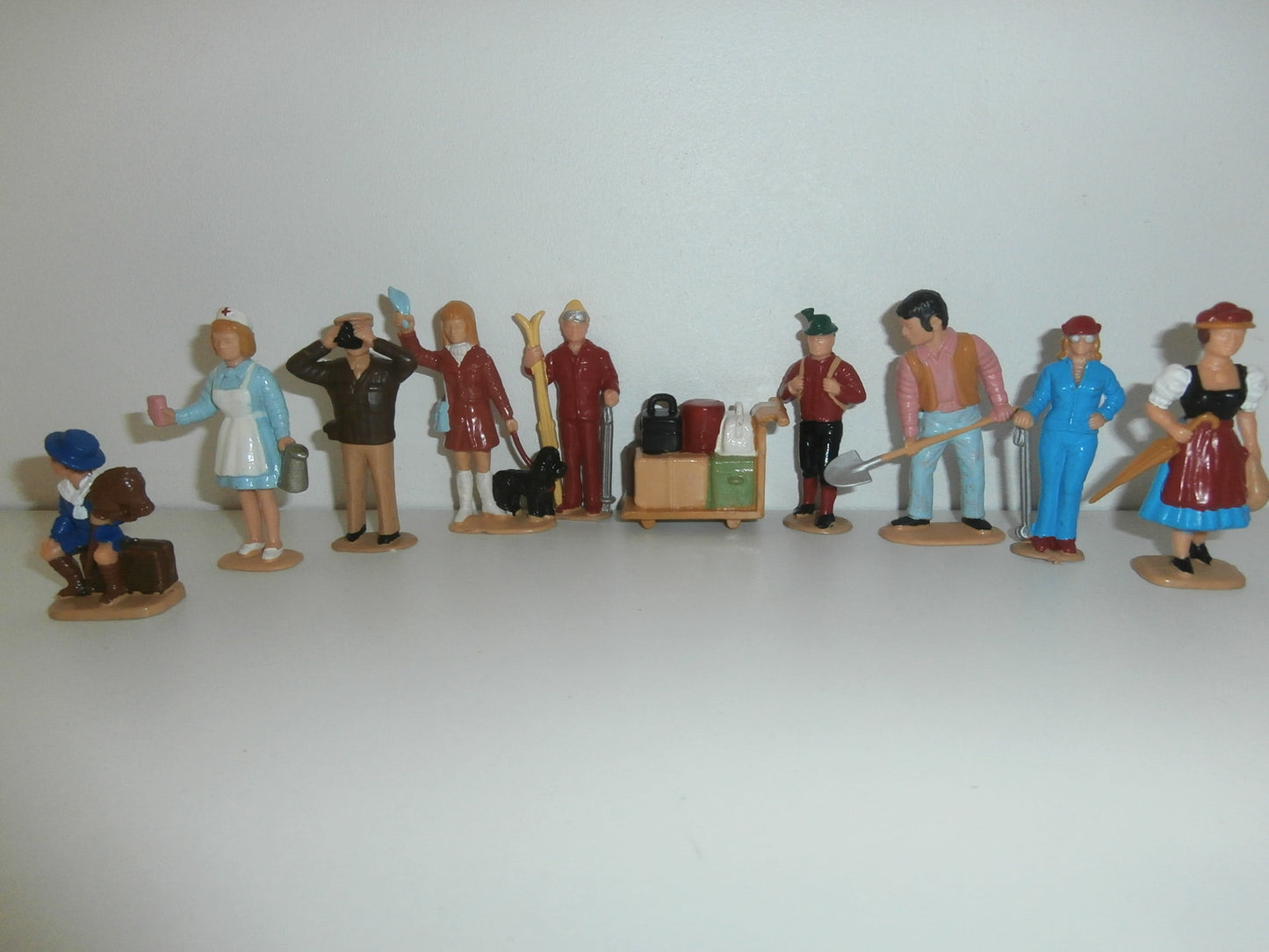 PERSONNAGES DIVERS LGB