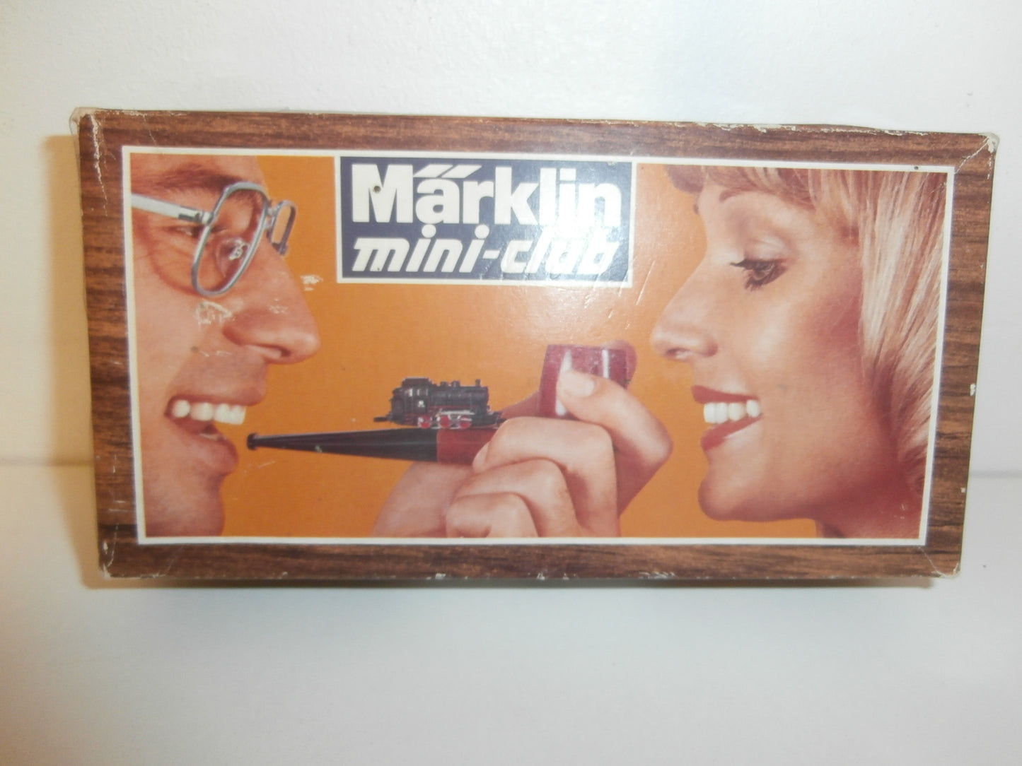 LOCOMOTIVE ECHELLE Z MARKLIN 8864