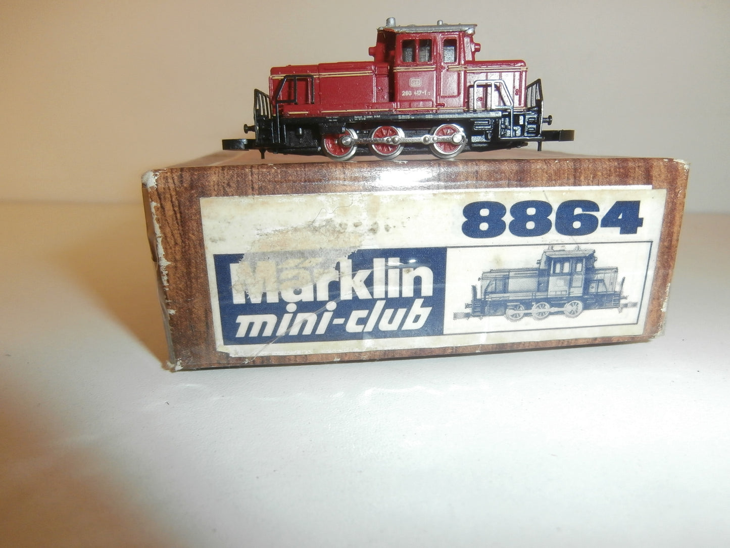 LOCOMOTIVE ECHELLE Z MARKLIN 8864