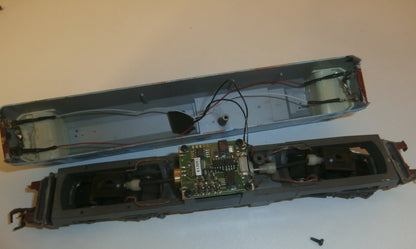 LOCOMOTIVE TRIX POUR PIECES